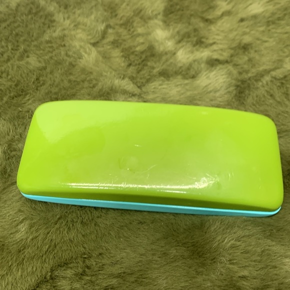 Kate Spade Blue & Green Hard Shell Glasses Case with Cloth - Picture 4 of 9